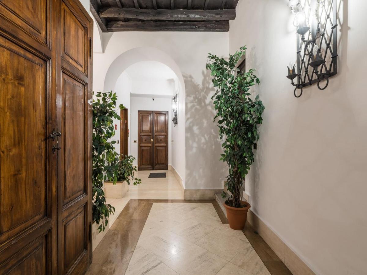 The Best Rent - Gorgeous One-Bedroom Apartment Near Piazza Di Spagna Рим Экстерьер фото